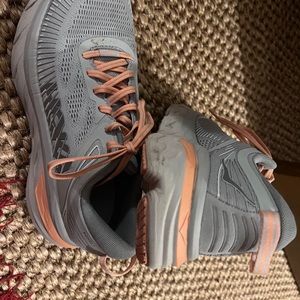 Hoka running shoes size 9
